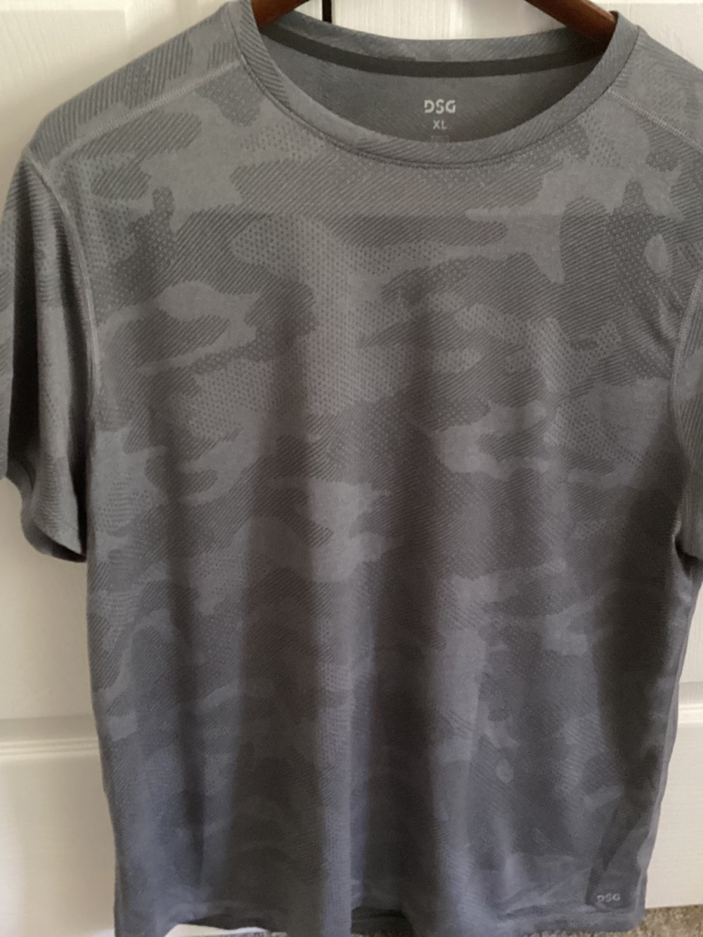 Mens DSG Gray Camouflage Tee Short Sleeve Moist Wick Size XL